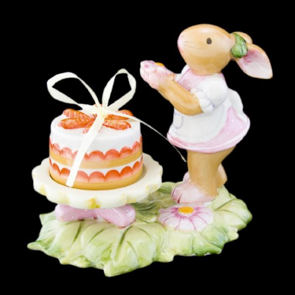 Bunny Family Hasenmädchen mit Torte